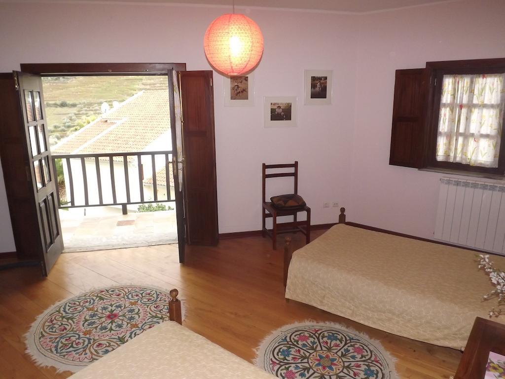 Villa Casa Oliveiras Do Douro Sobreira Habitación foto
